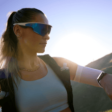 Load image into Gallery viewer, Oakley Meta Vanguard Sunglasses With Prizm Sapphire Lens - White