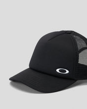Load image into Gallery viewer, Oakley Flip Trucker Hat 2.0 Blackout