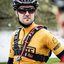 Load image into Gallery viewer, USWE 22 Outlander 3 Backpack With 1.5L Elite Bladder - Black