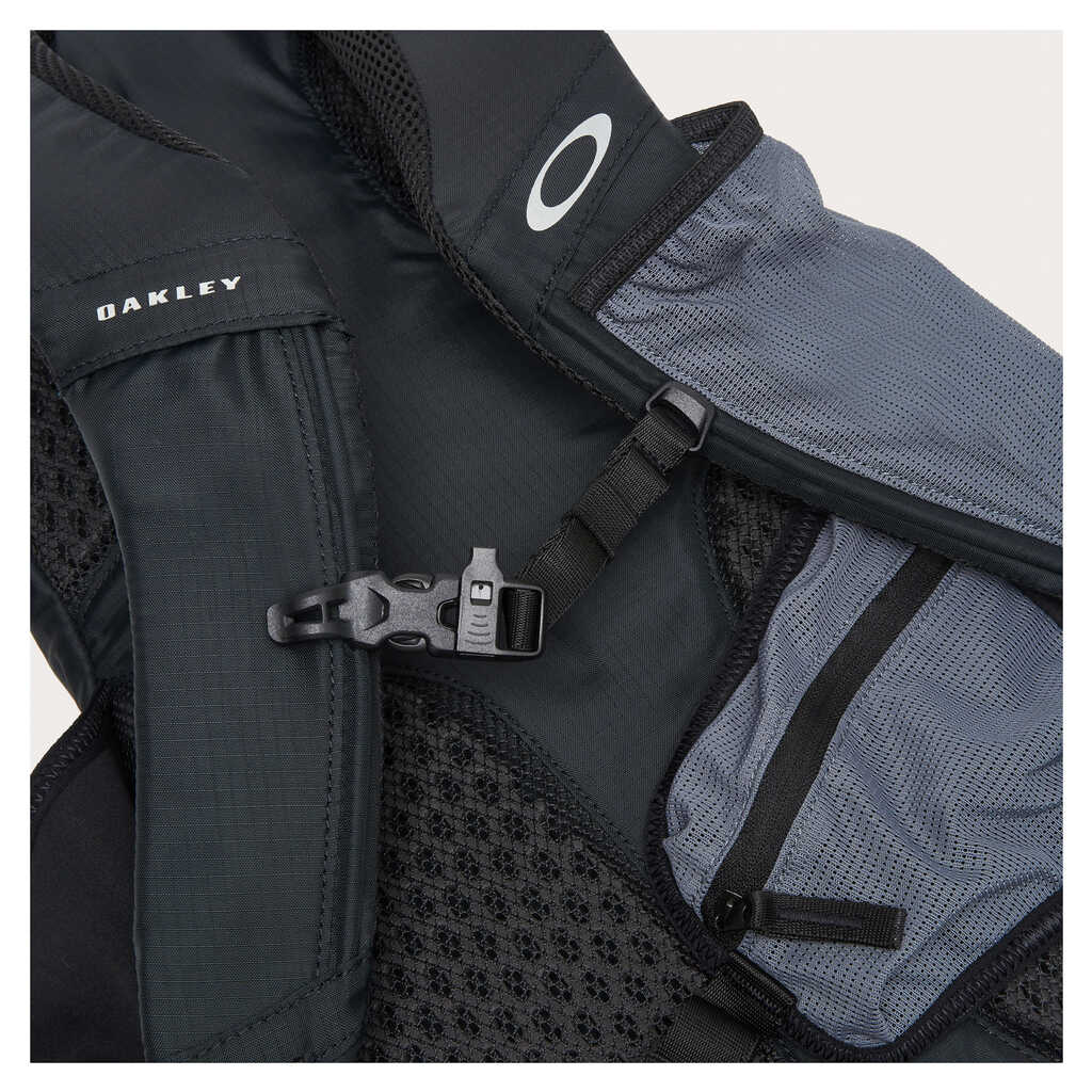 Oakley Seeker Traverse RC 13L Hydra Bag - Blackout