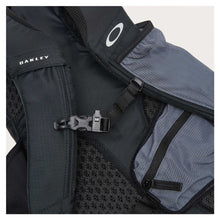 Load image into Gallery viewer, Oakley Seeker Traverse RC 13L Hydra Bag - Blackout