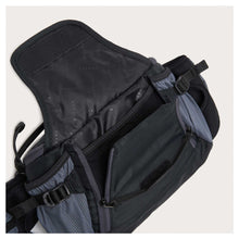 Load image into Gallery viewer, Oakley Seeker Traverse RC 13L Hip Pack - Blackout