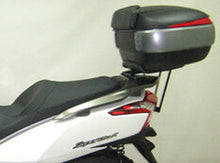 Load image into Gallery viewer, Shad Top Case Fitting Kit For KYMCO Downtown 125/300