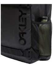 Load image into Gallery viewer, Oakley Freshman Skate 20L Backpack - Blackout