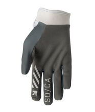 Load image into Gallery viewer, Thor 2026 Launchmode Brave Gloves