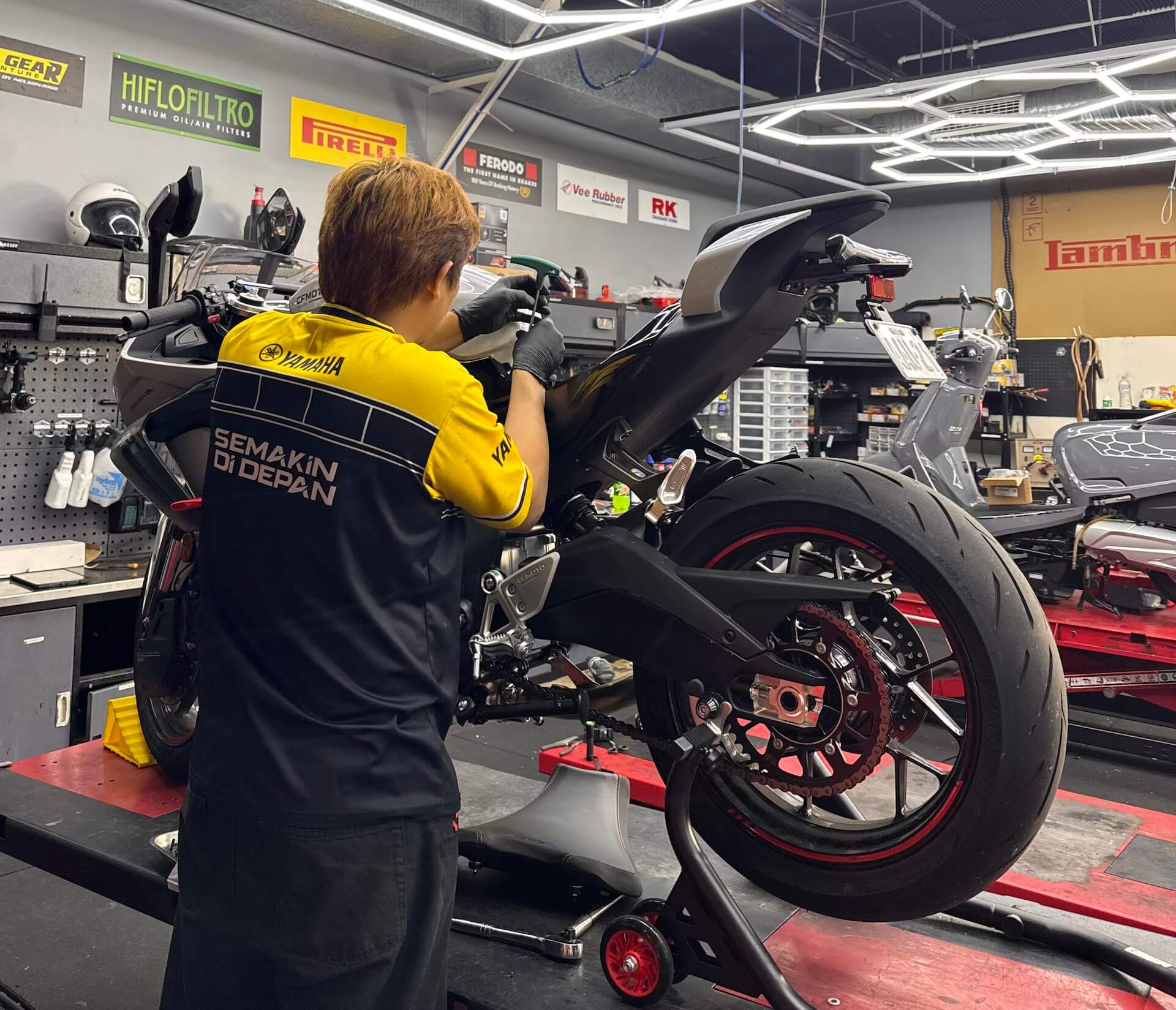 Everest Motorcycles | Riding Gear, Accessories | CFMOTO & KYMCO Dealer